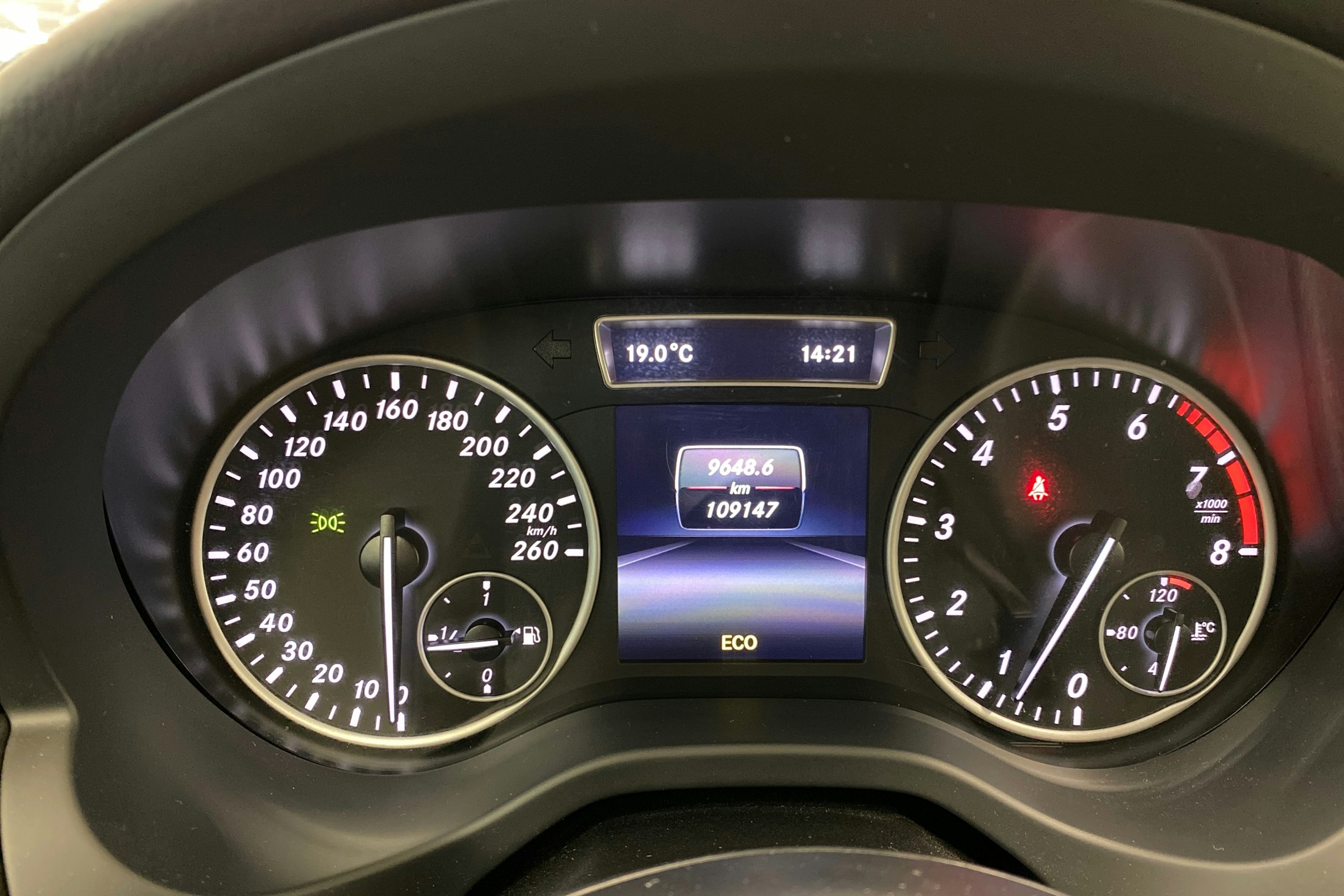 harmaa Mercedes-Benz A 2013 kuva 14.