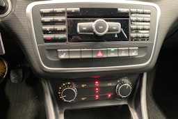 harmaa Mercedes-Benz A 2013 kuva 16.