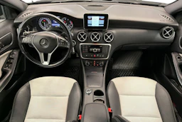 violetti Mercedes-Benz A 2013 kuva 7.