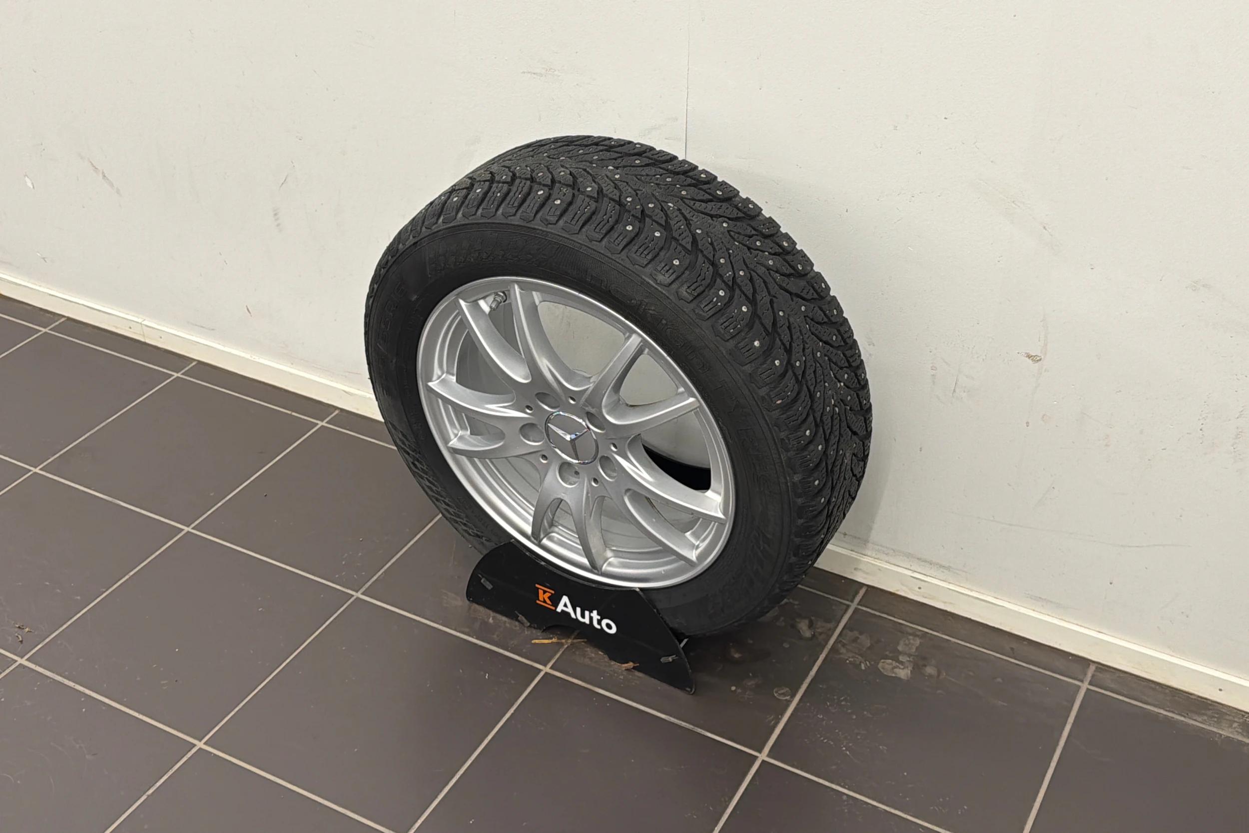 violetti Mercedes-Benz A 2013 kuva 10.