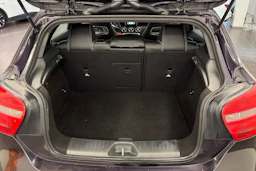 violetti Mercedes-Benz A 2013 kuva 11.
