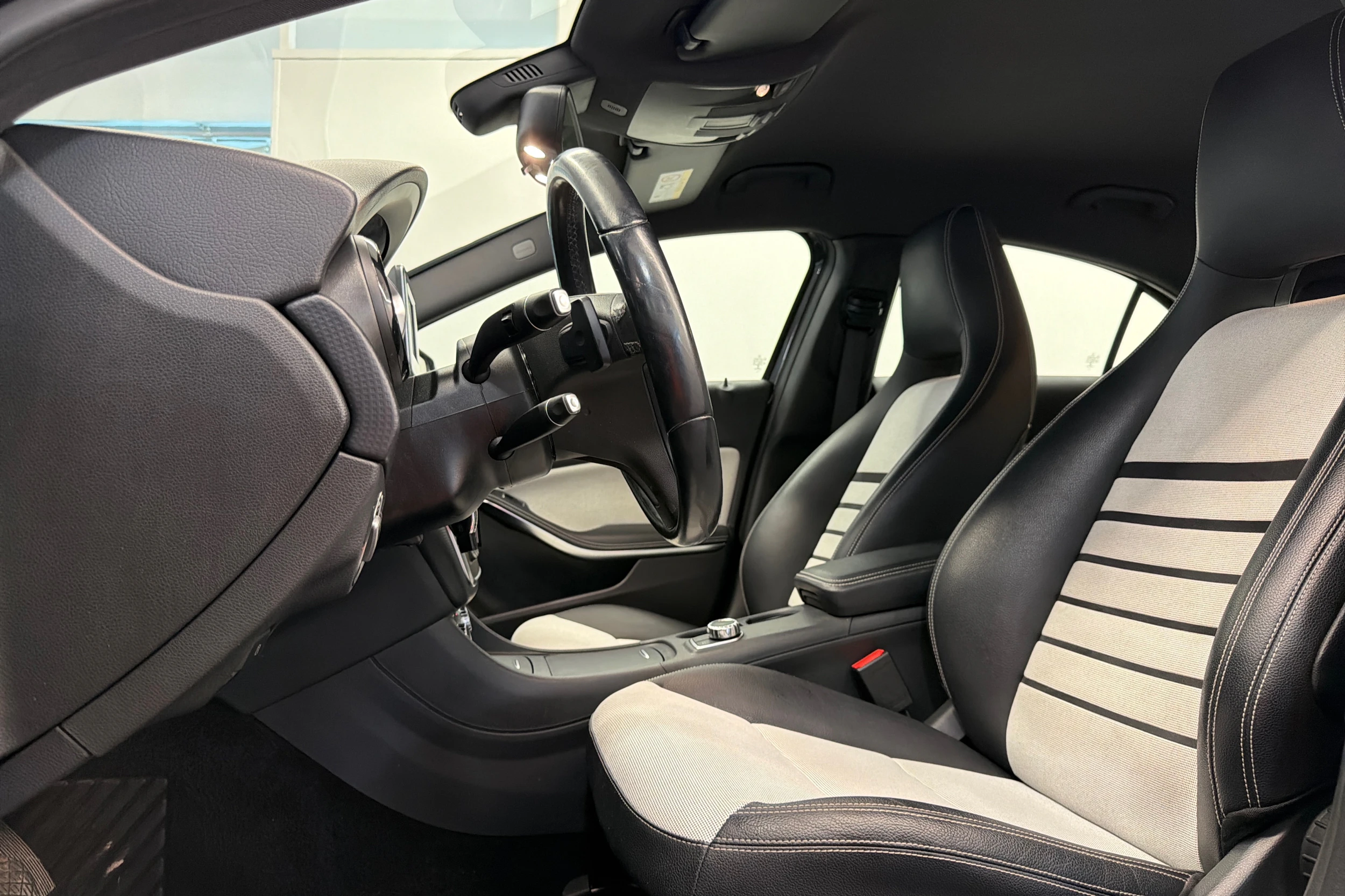 violetti Mercedes-Benz A 2013 kuva 12.