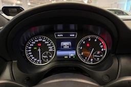 violetti Mercedes-Benz A 2013 kuva 16.