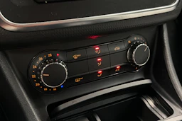 violetti Mercedes-Benz A 2013 kuva 20.