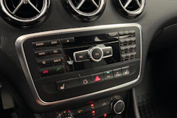 violetti Mercedes-Benz A 2013 kuva 21.