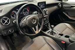 musta Mercedes-Benz A 2013 kuva 3.
