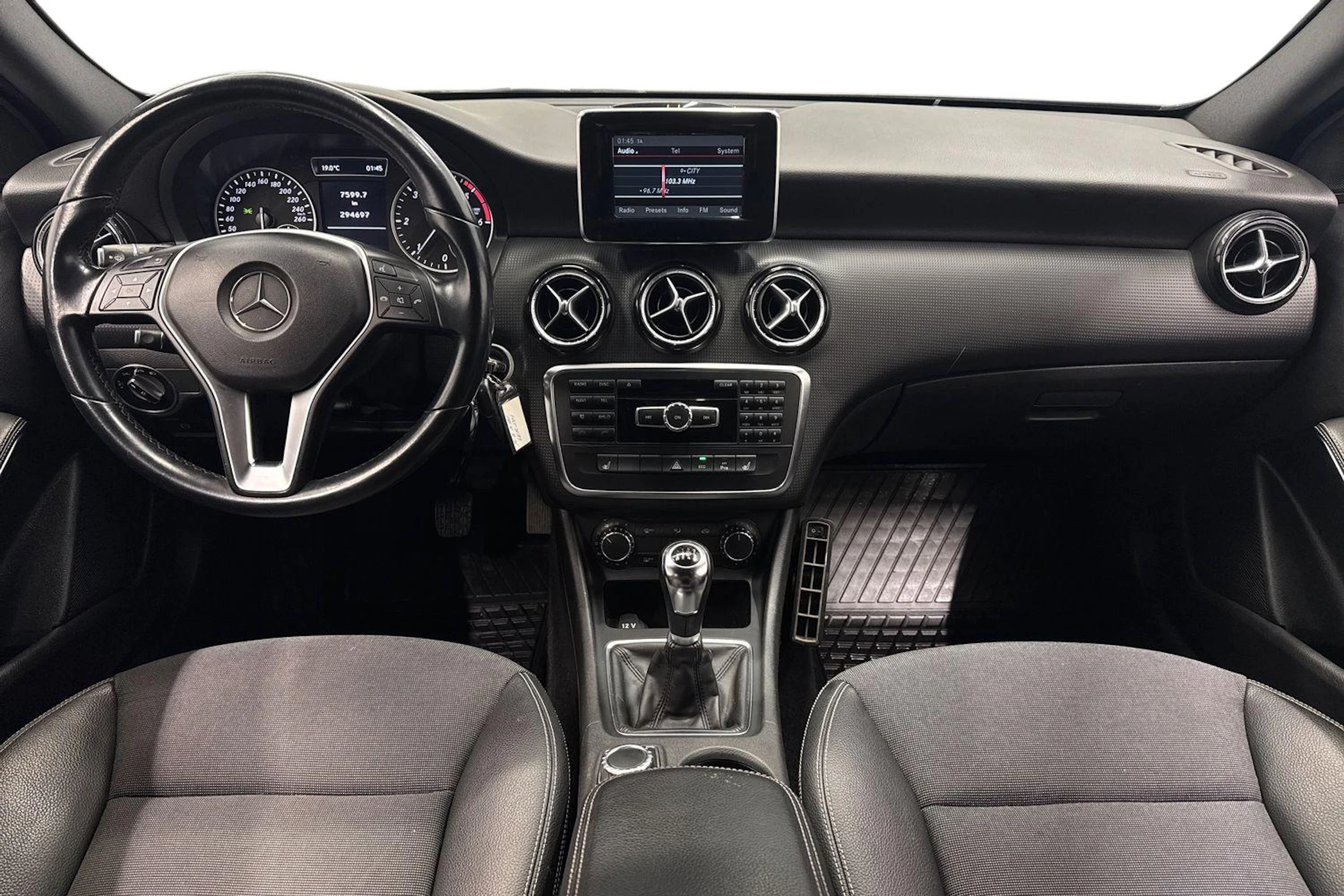 musta Mercedes-Benz A 2013 kuva 7.