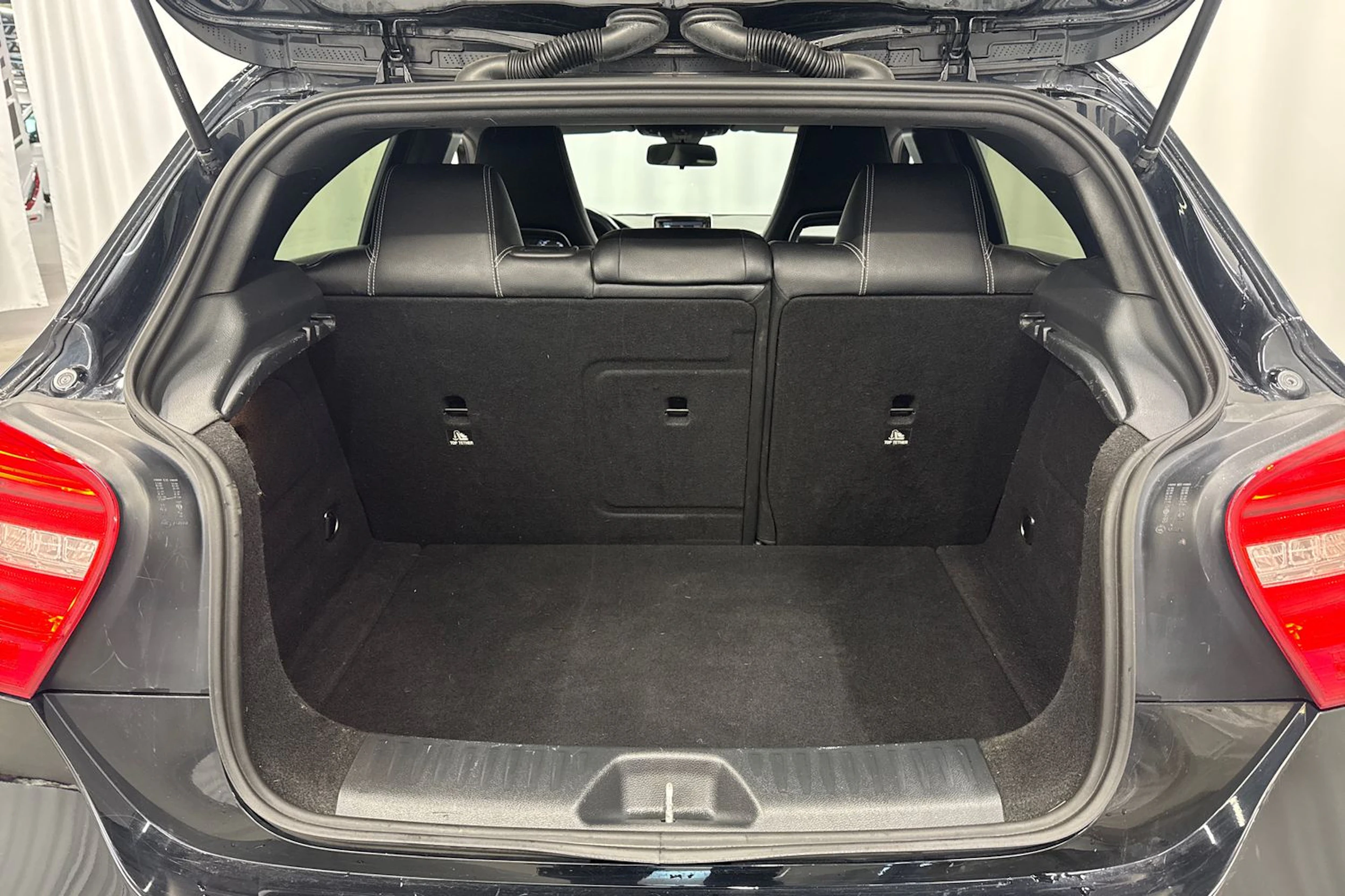 musta Mercedes-Benz A 2013 kuva 12.