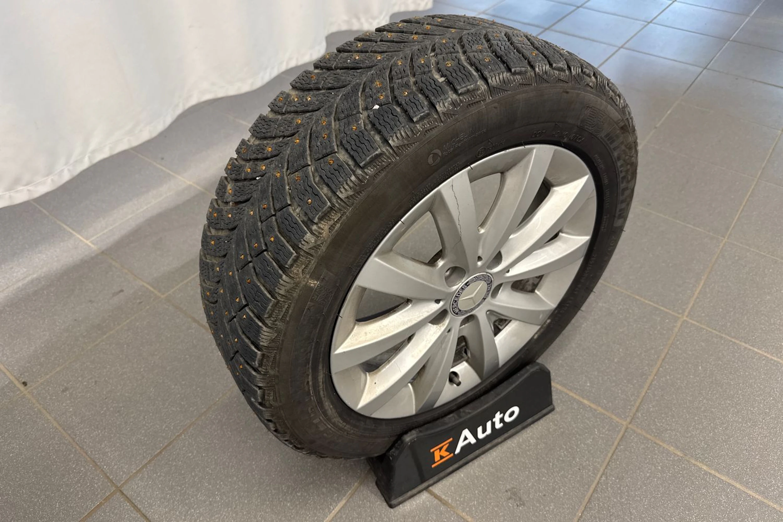 musta Mercedes-Benz A 2013 kuva 13.