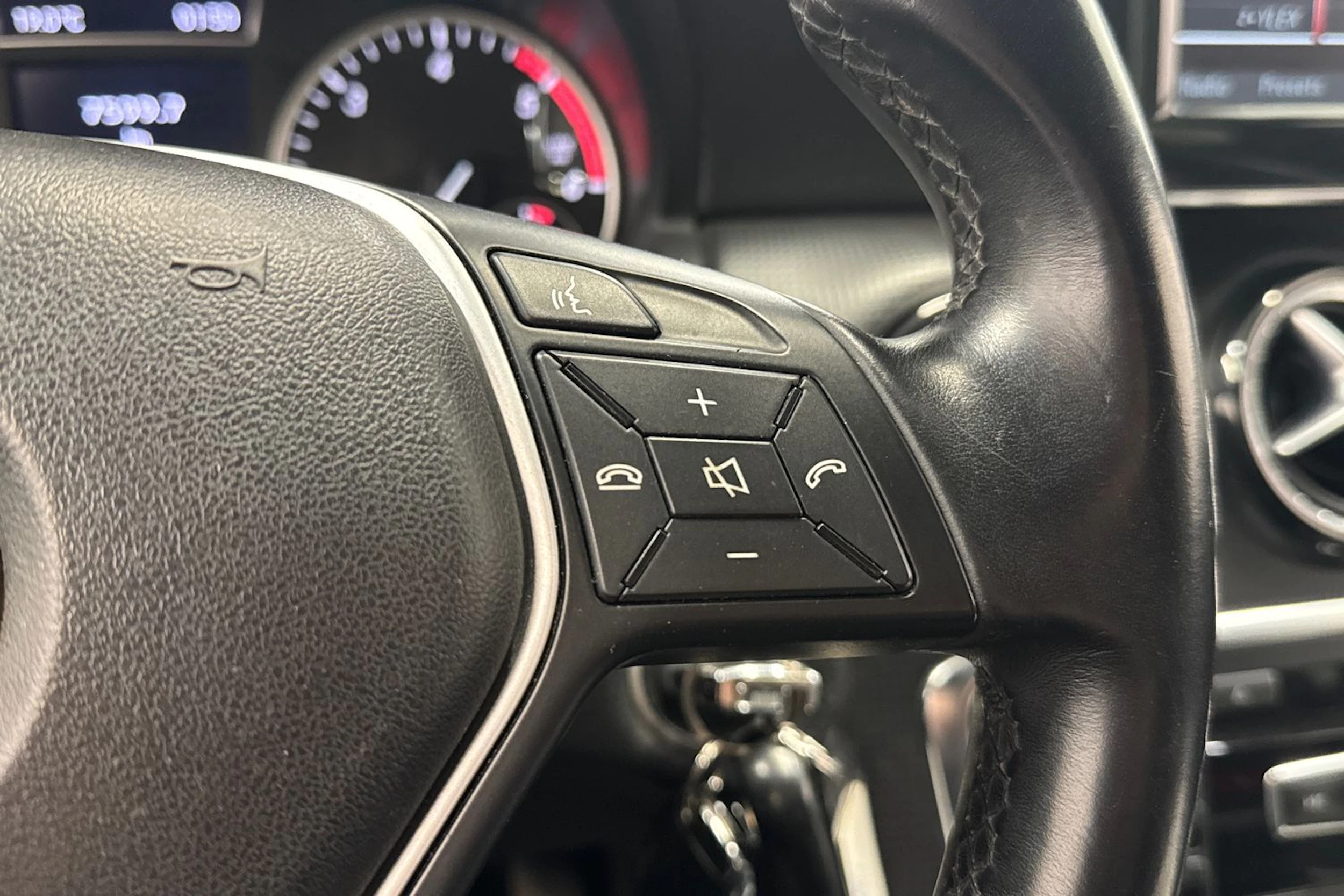musta Mercedes-Benz A 2013 kuva 16.
