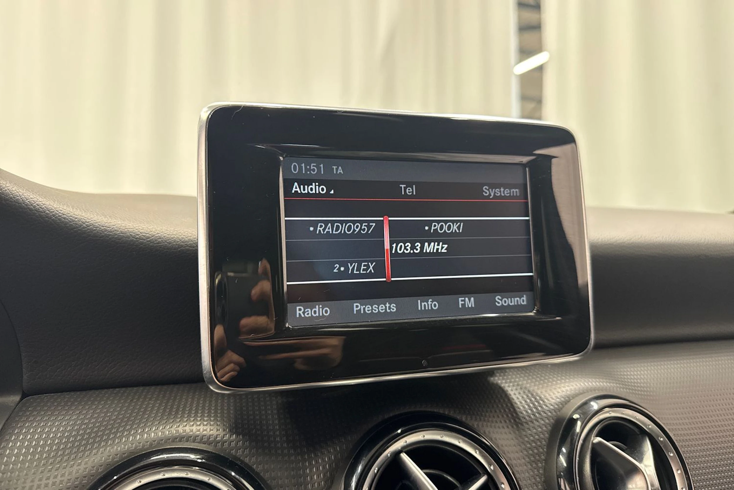 musta Mercedes-Benz A 2013 kuva 18.