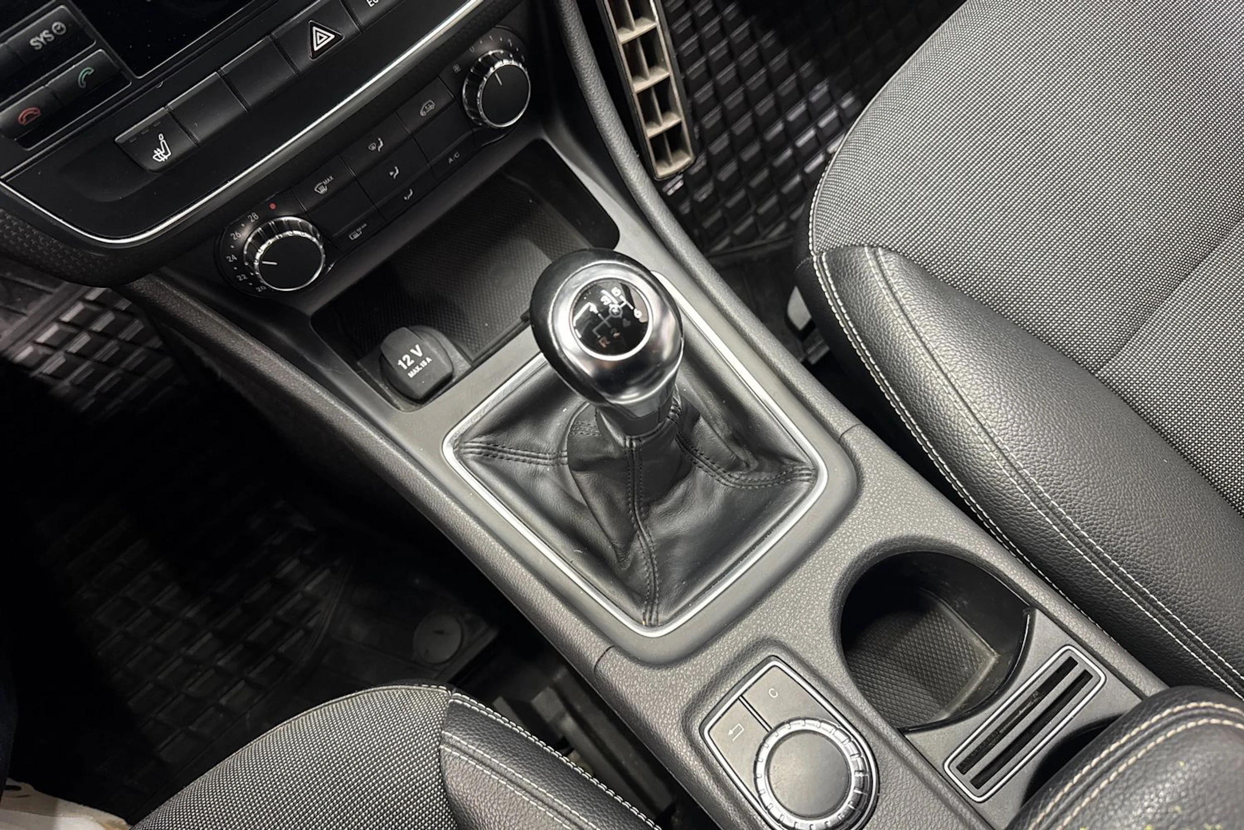 musta Mercedes-Benz A 2013 kuva 21.