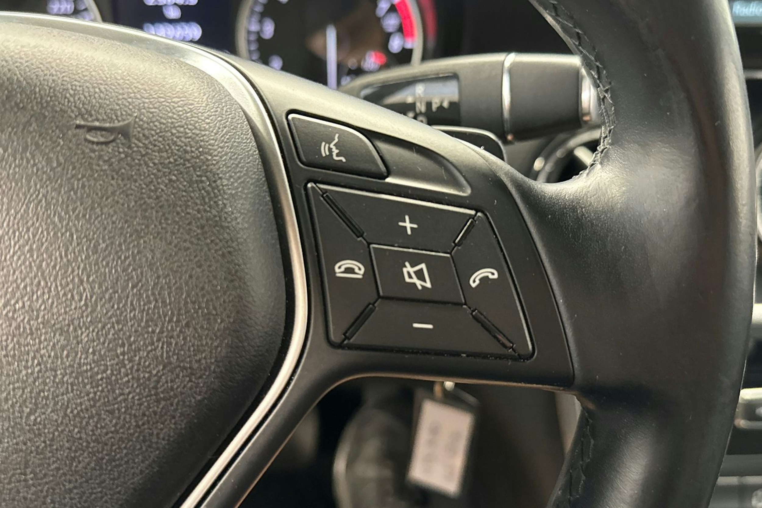 valkoinen Mercedes-Benz A 2013 kuva 16.