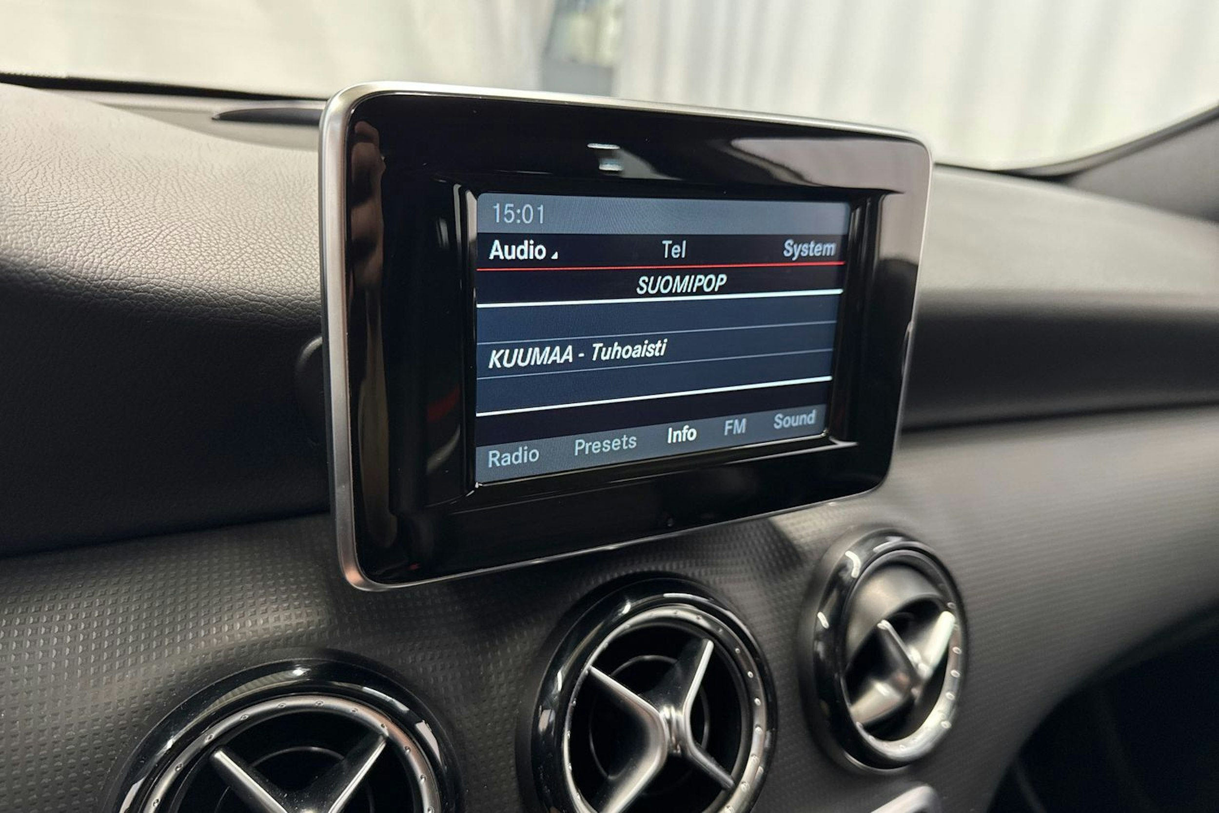 valkoinen Mercedes-Benz A 2013 kuva 19.