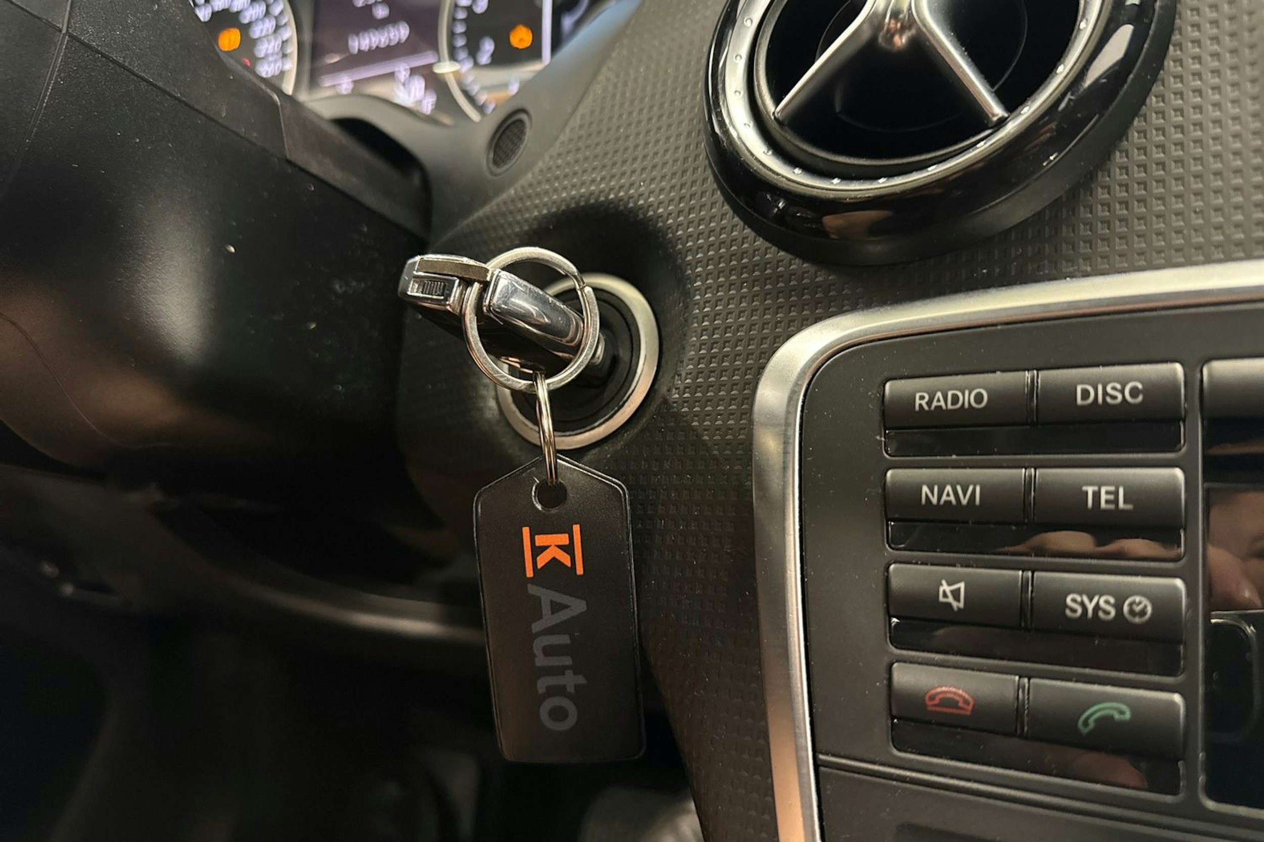 valkoinen Mercedes-Benz A 2013 kuva 21.