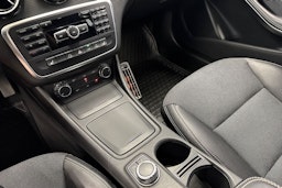 valkoinen Mercedes-Benz A 2013 kuva 23.
