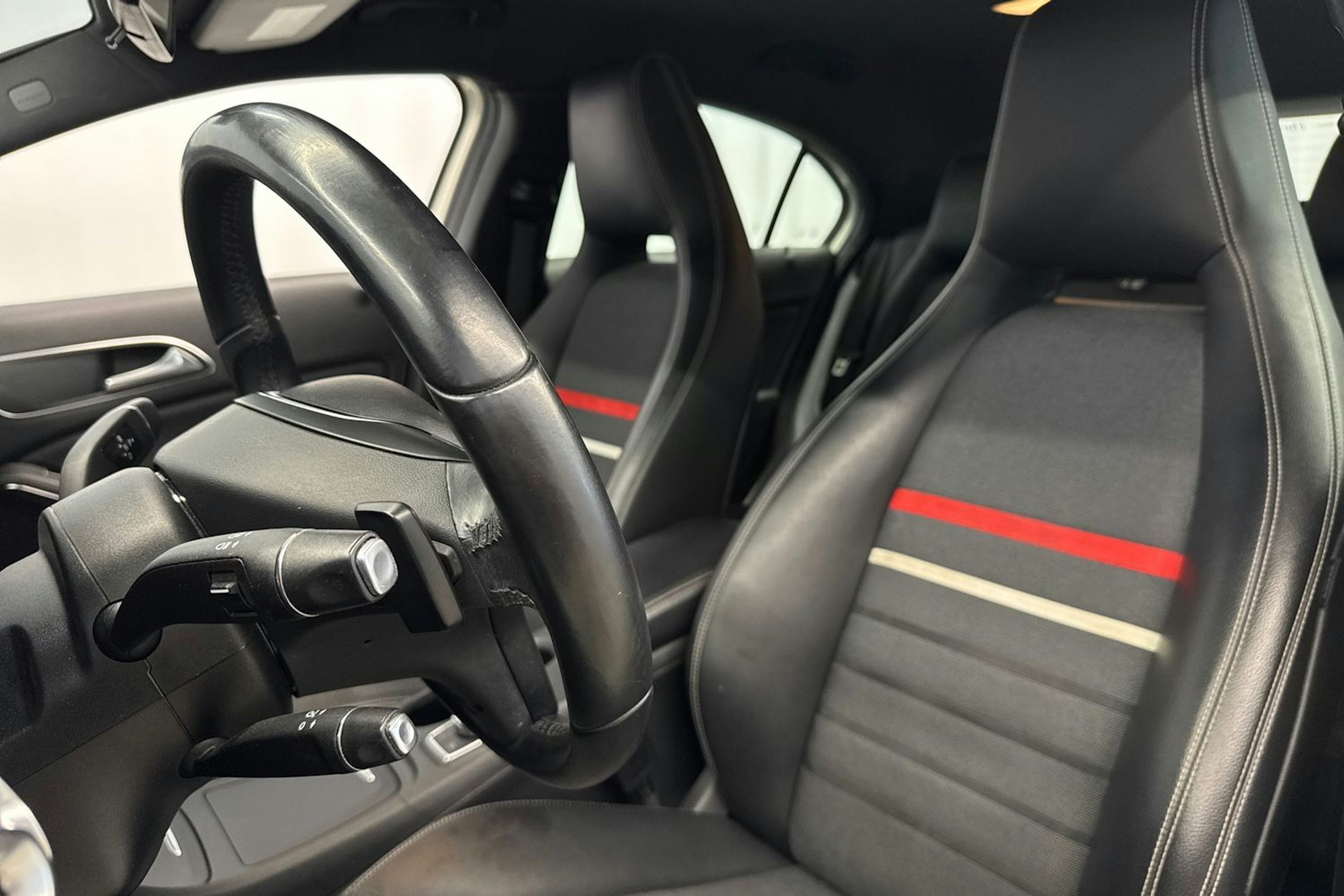 valkoinen Mercedes-Benz A 2013 kuva 25.