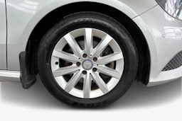 Harmaa Mercedes-Benz A 2013 kuva 12.