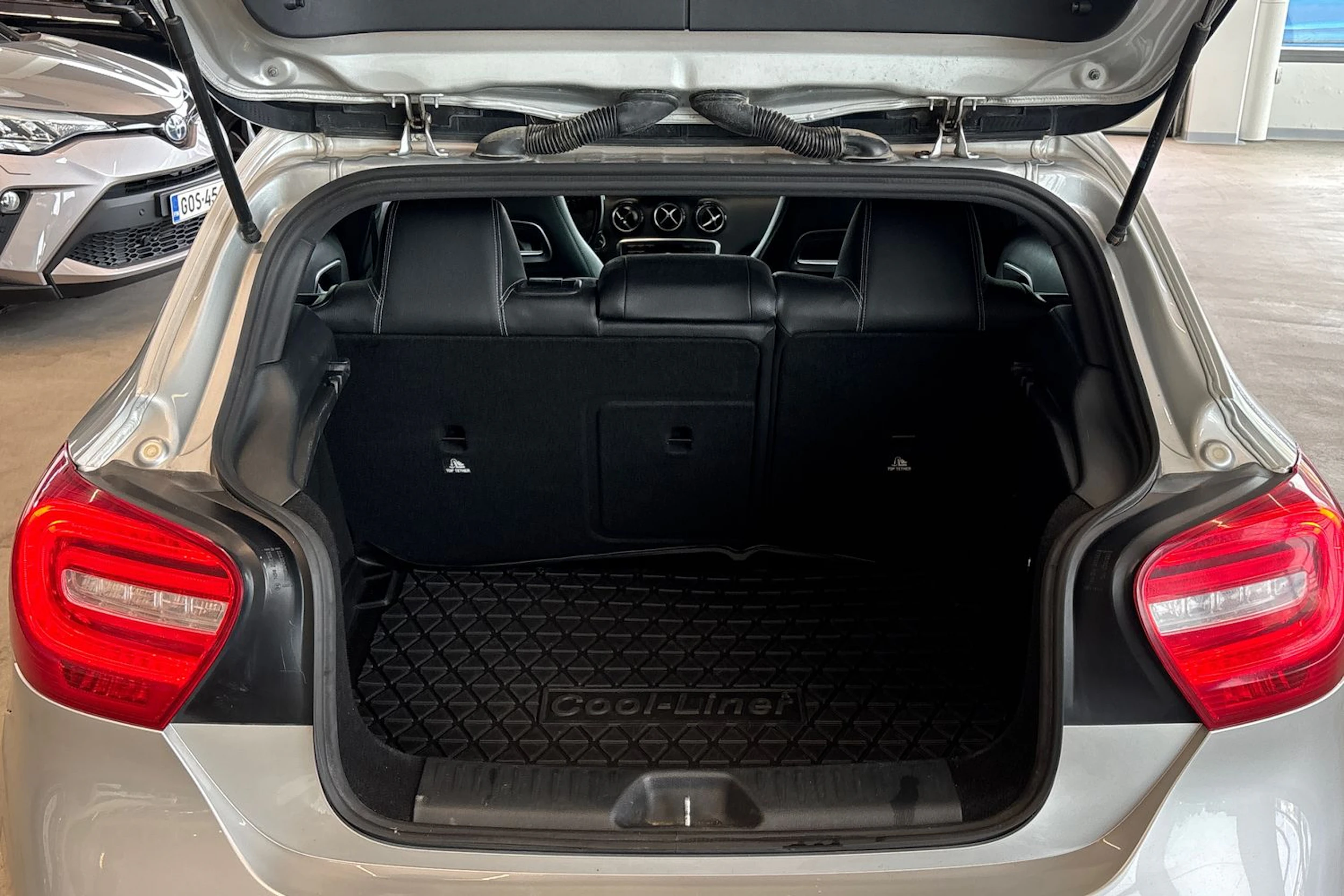 Harmaa Mercedes-Benz A 2013 kuva 22.
