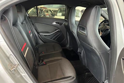 Harmaa Mercedes-Benz A 2013 kuva 23.