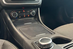 Harmaa Mercedes-Benz A 2013 kuva 34.