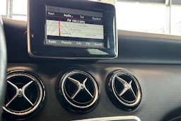 Harmaa Mercedes-Benz A 2013 kuva 42.