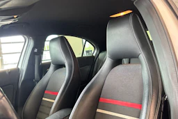 Harmaa Mercedes-Benz A 2013 kuva 43.
