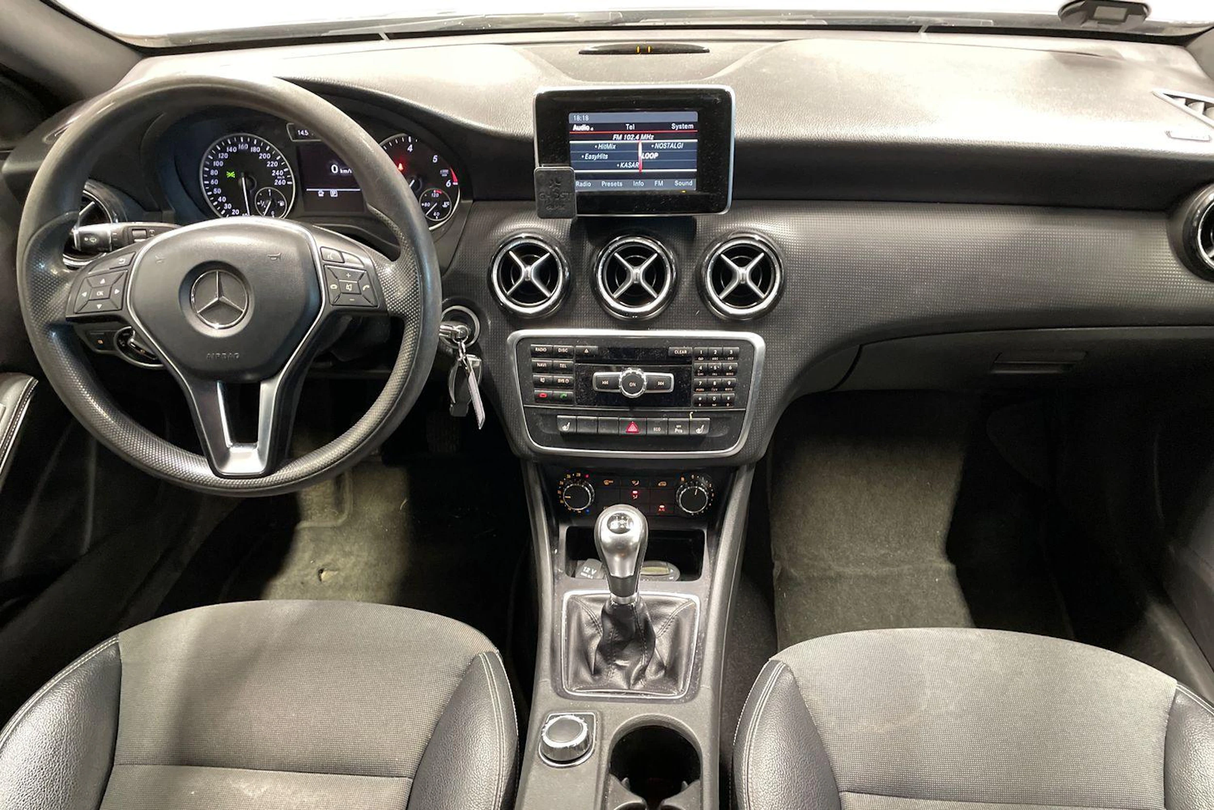 harmaa Mercedes-Benz A 2013 kuva 7.