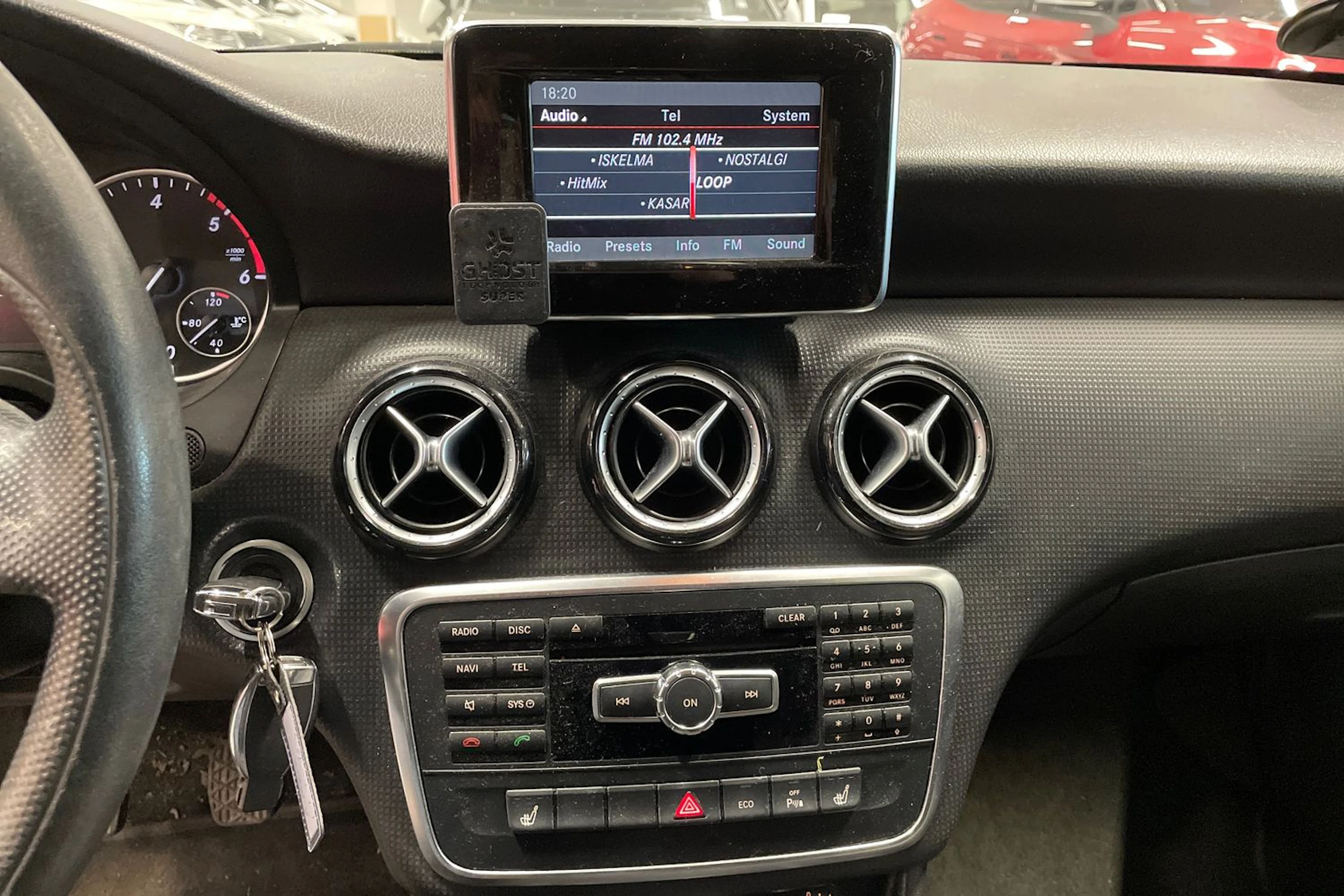 harmaa Mercedes-Benz A 2013 kuva 13.