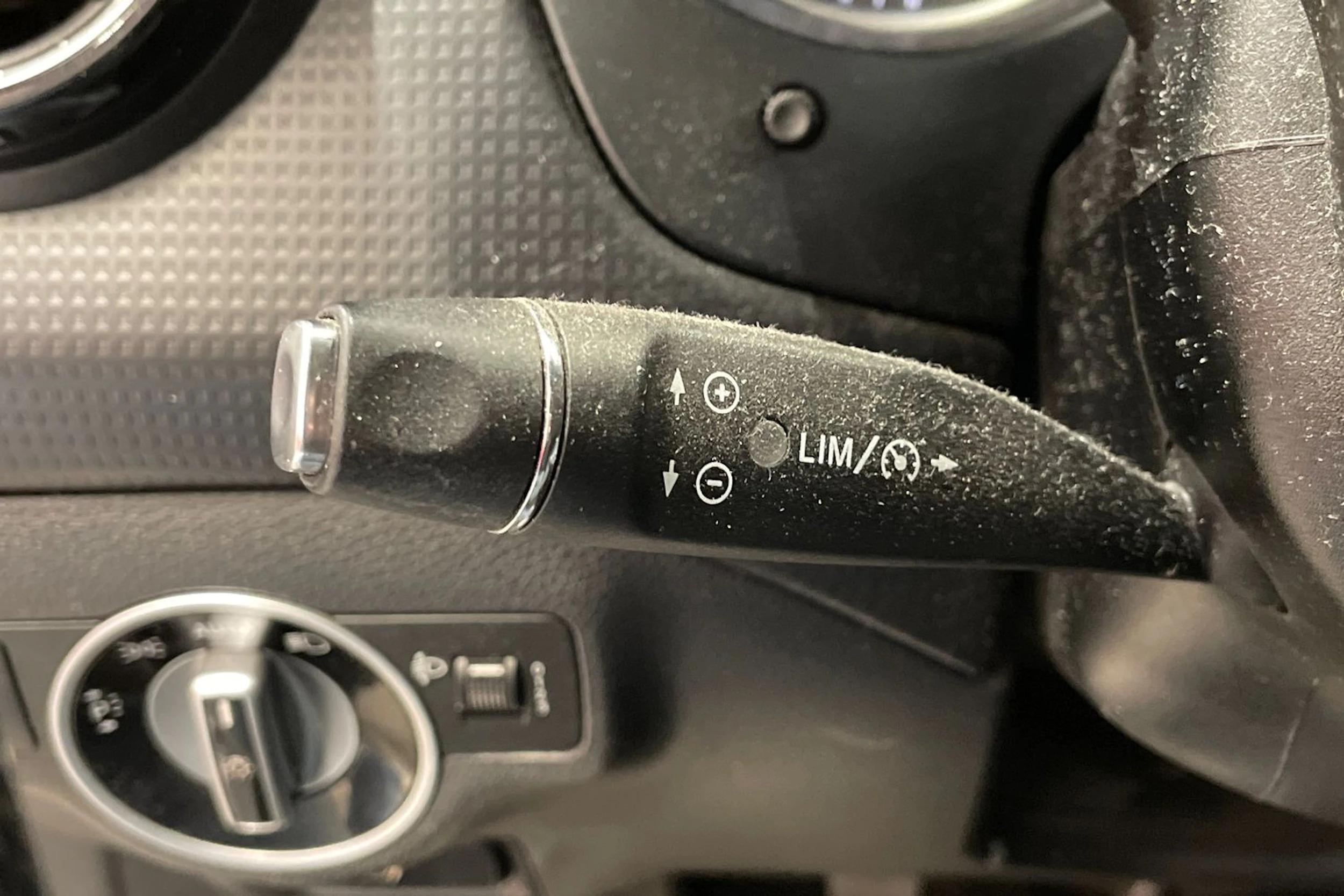 harmaa Mercedes-Benz A 2013 kuva 18.