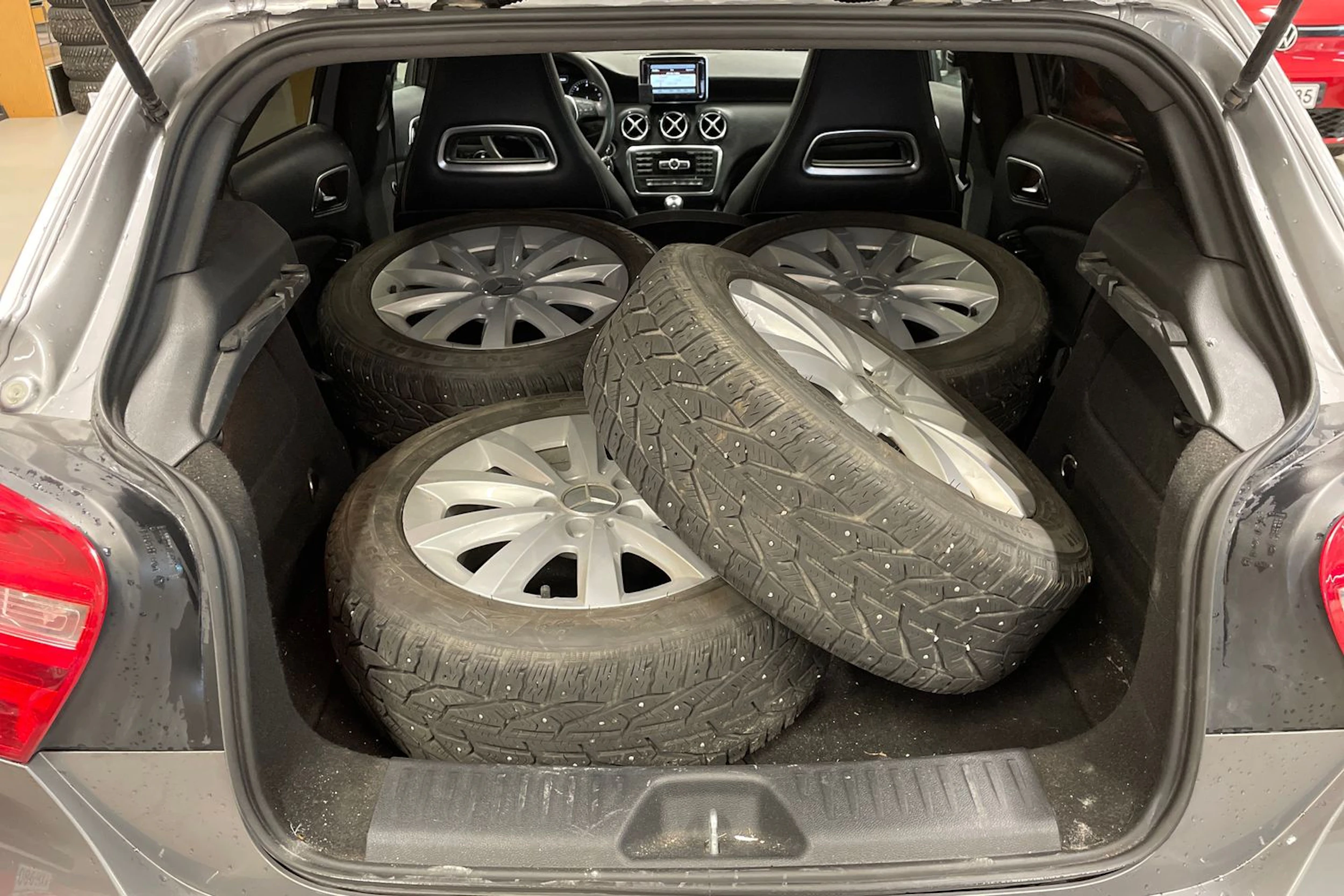 harmaa Mercedes-Benz A 2013 kuva 29.