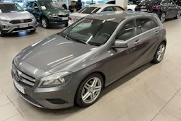 harmaa Mercedes-Benz A 2013 kuva 30.