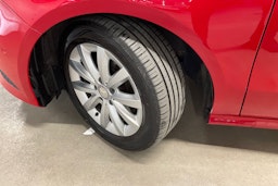 punainen Mercedes-Benz A 2013 kuva 13.