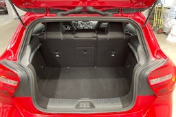 punainen Mercedes-Benz A 2013 kuva 14.
