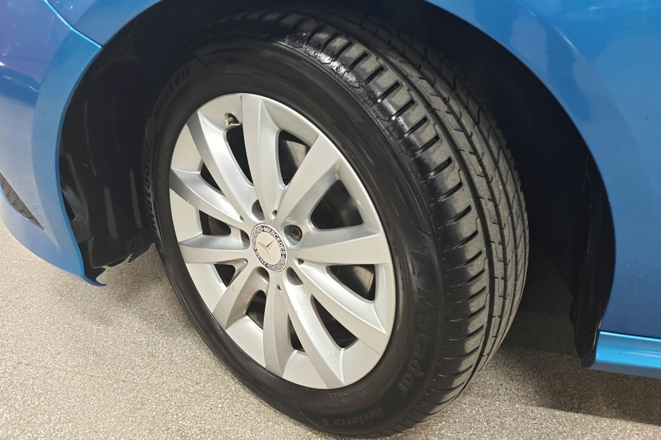 sininen Mercedes-Benz A 2013 kuva 13.