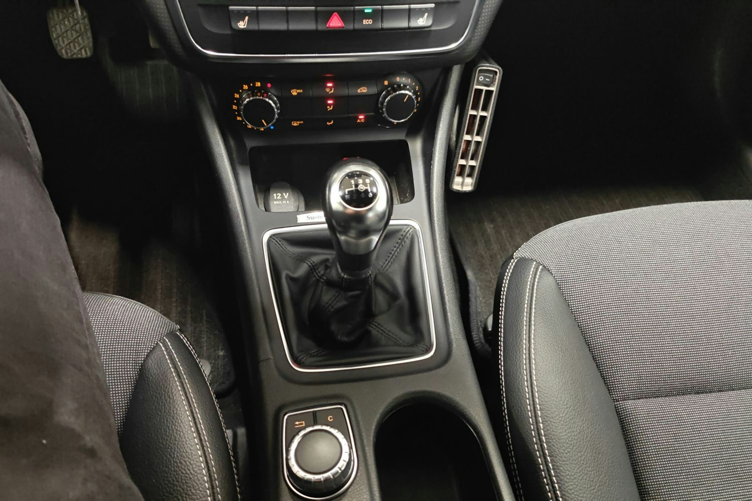 sininen Mercedes-Benz A 2013 kuva 18.