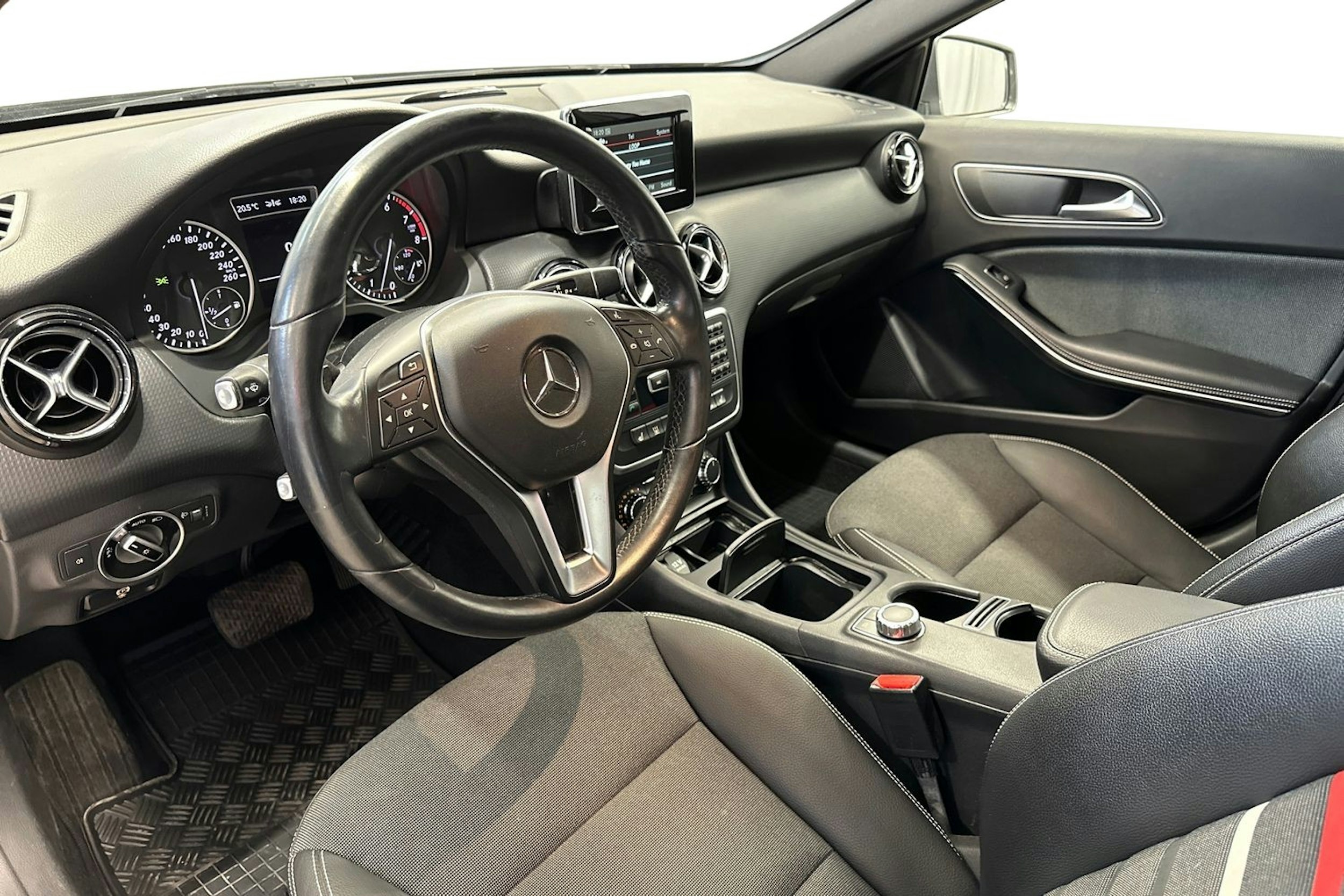 harmaa Mercedes-Benz A 2013 kuva 7.