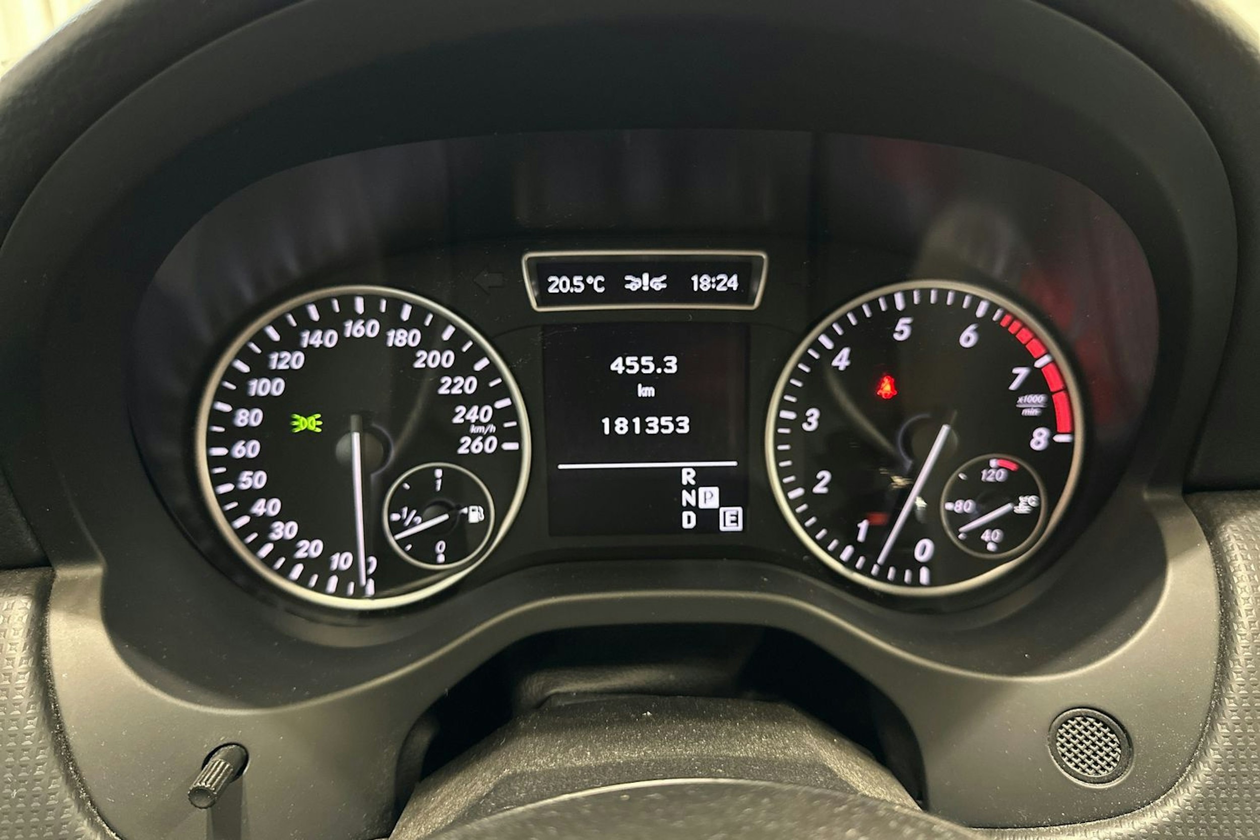 harmaa Mercedes-Benz A 2013 kuva 16.