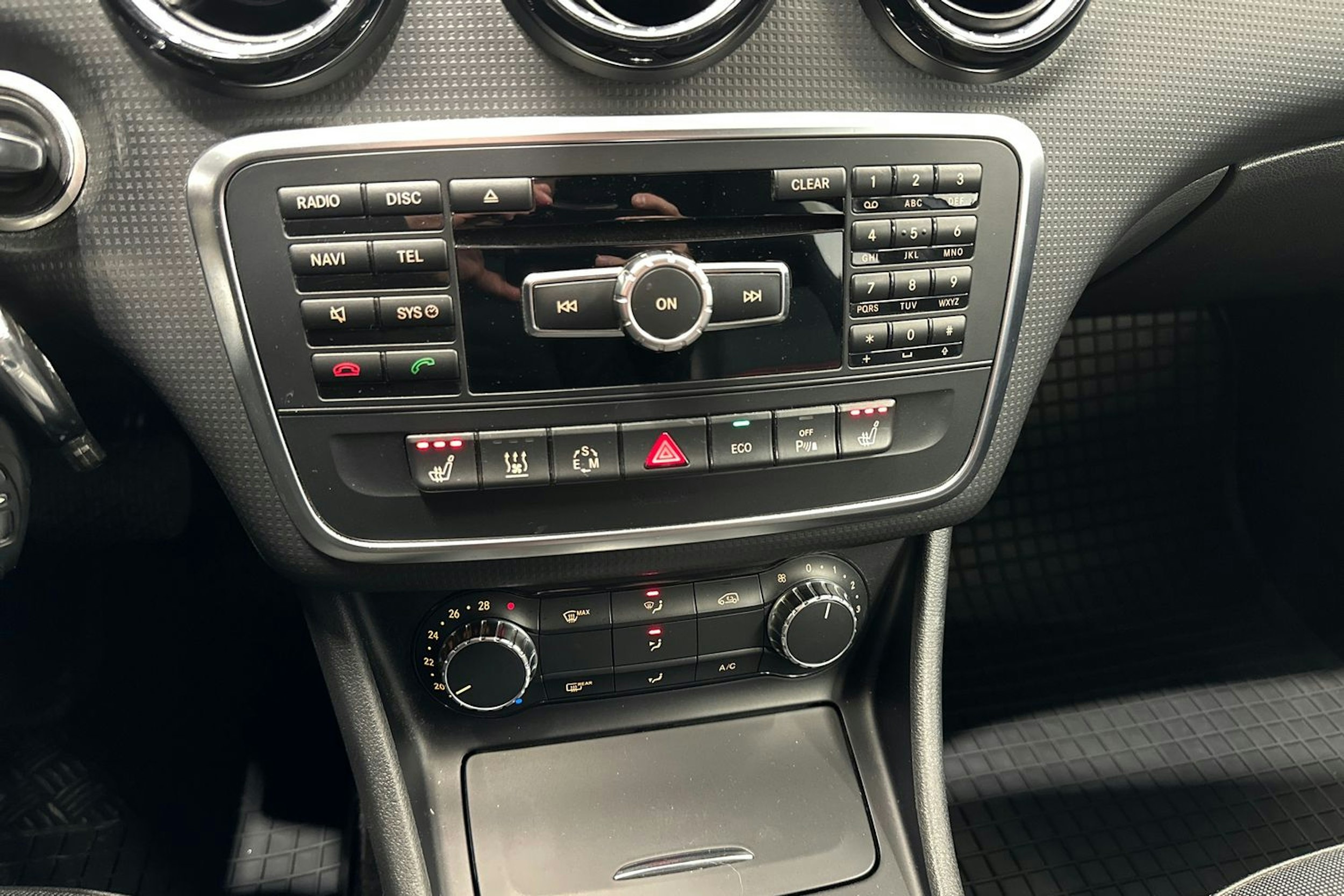 harmaa Mercedes-Benz A 2013 kuva 19.