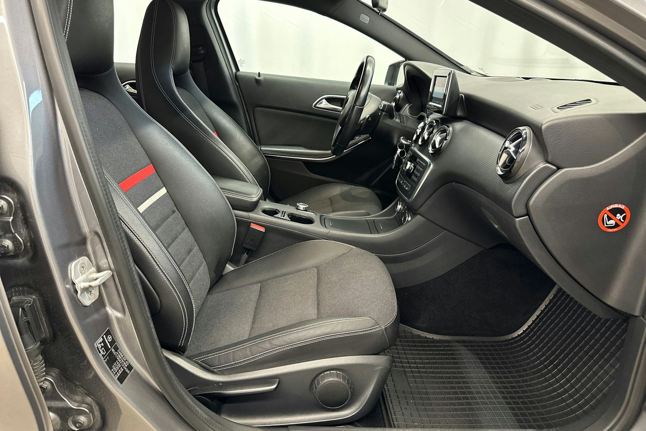 harmaa Mercedes-Benz A 2013 kuva 21.