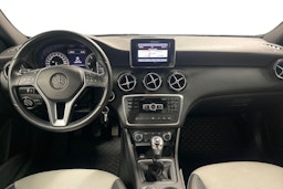 sininen Mercedes-Benz A 2013 kuva 9.
