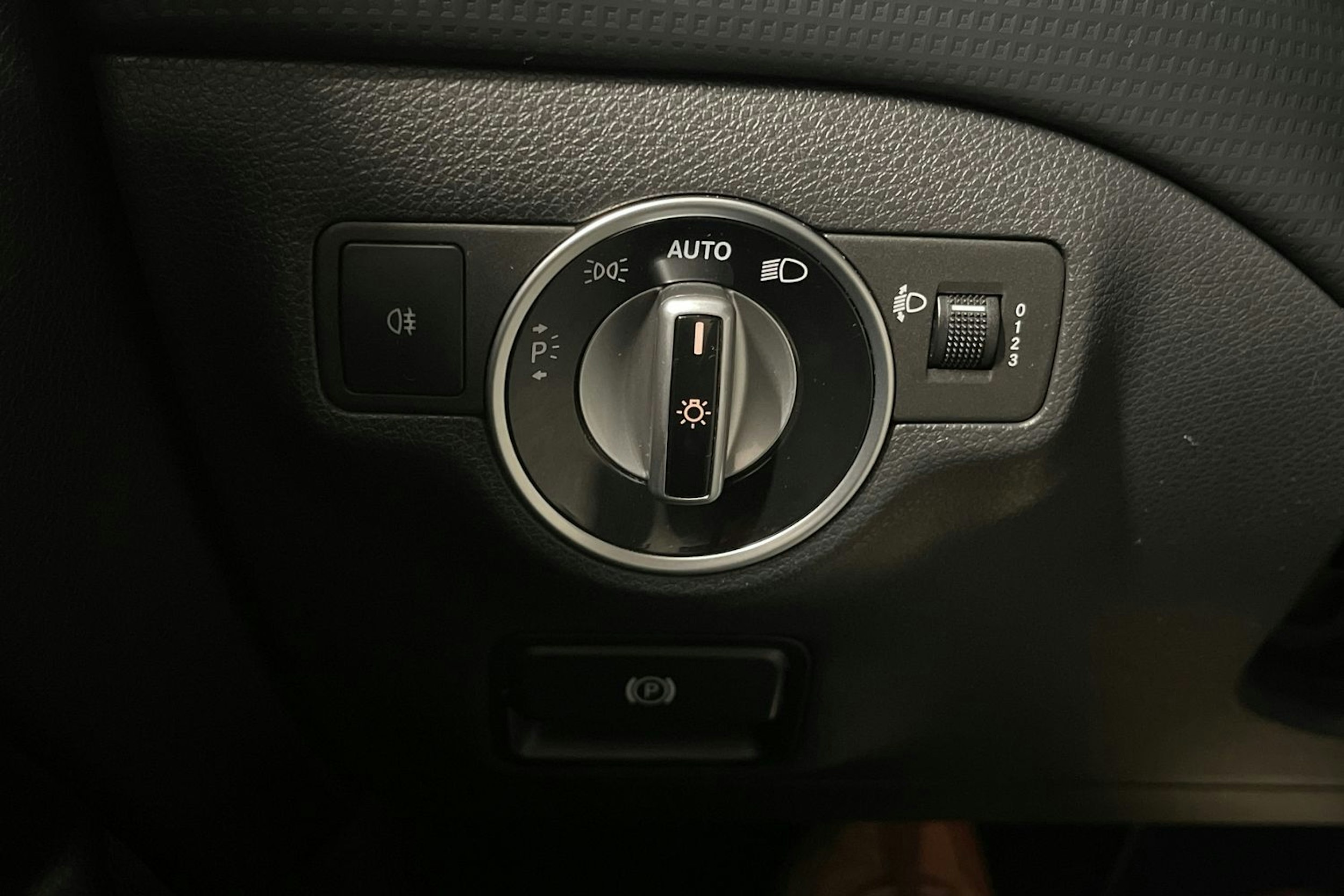 sininen Mercedes-Benz A 2013 kuva 17.