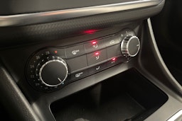 sininen Mercedes-Benz A 2013 kuva 24.