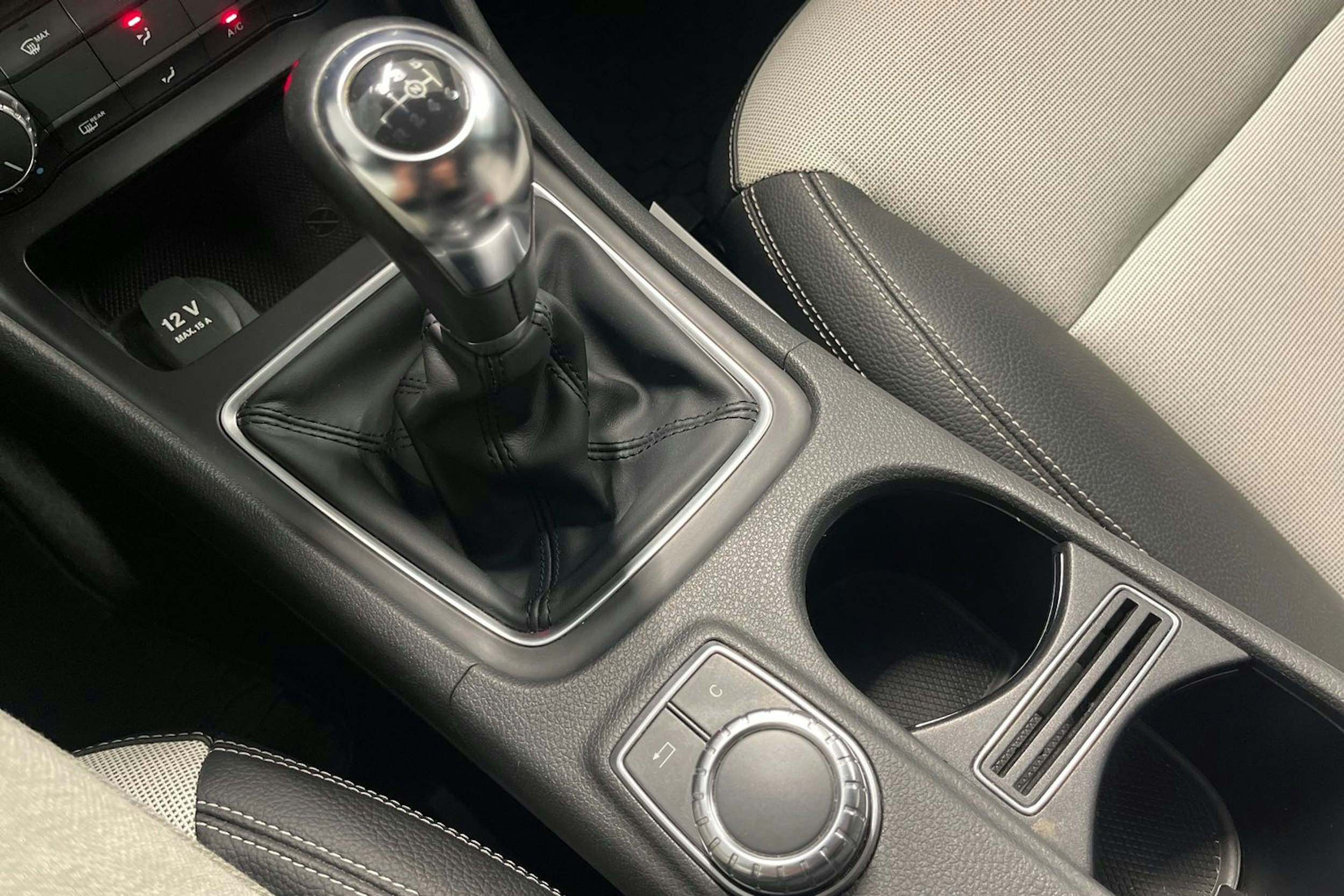 sininen Mercedes-Benz A 2013 kuva 25.