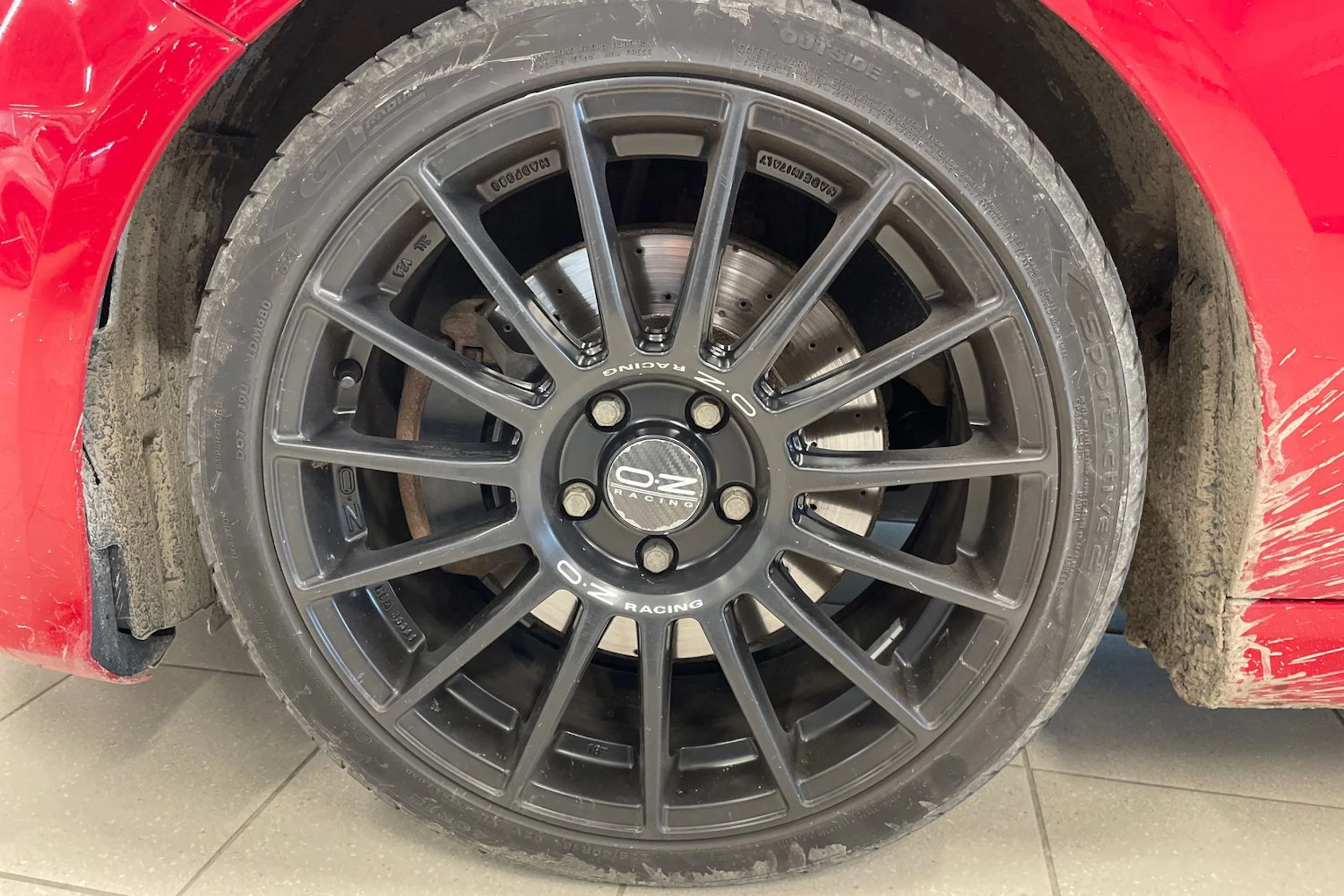 punainen Mercedes-Benz A 2013 kuva 4.