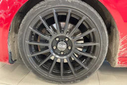 punainen Mercedes-Benz A 2013 kuva 4.