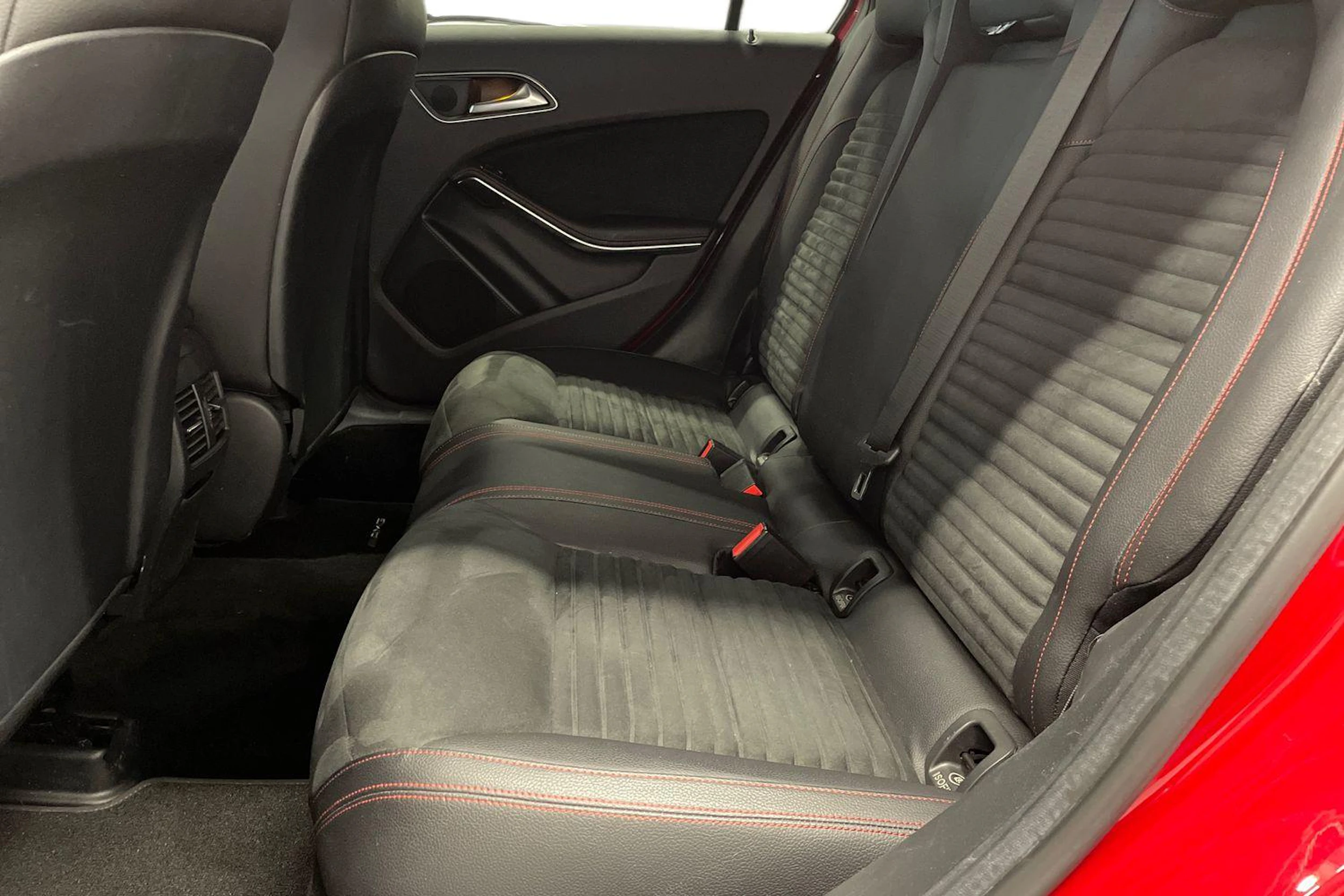 punainen Mercedes-Benz A 2013 kuva 8.