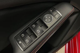 punainen Mercedes-Benz A 2013 kuva 11.