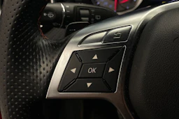 punainen Mercedes-Benz A 2013 kuva 13.