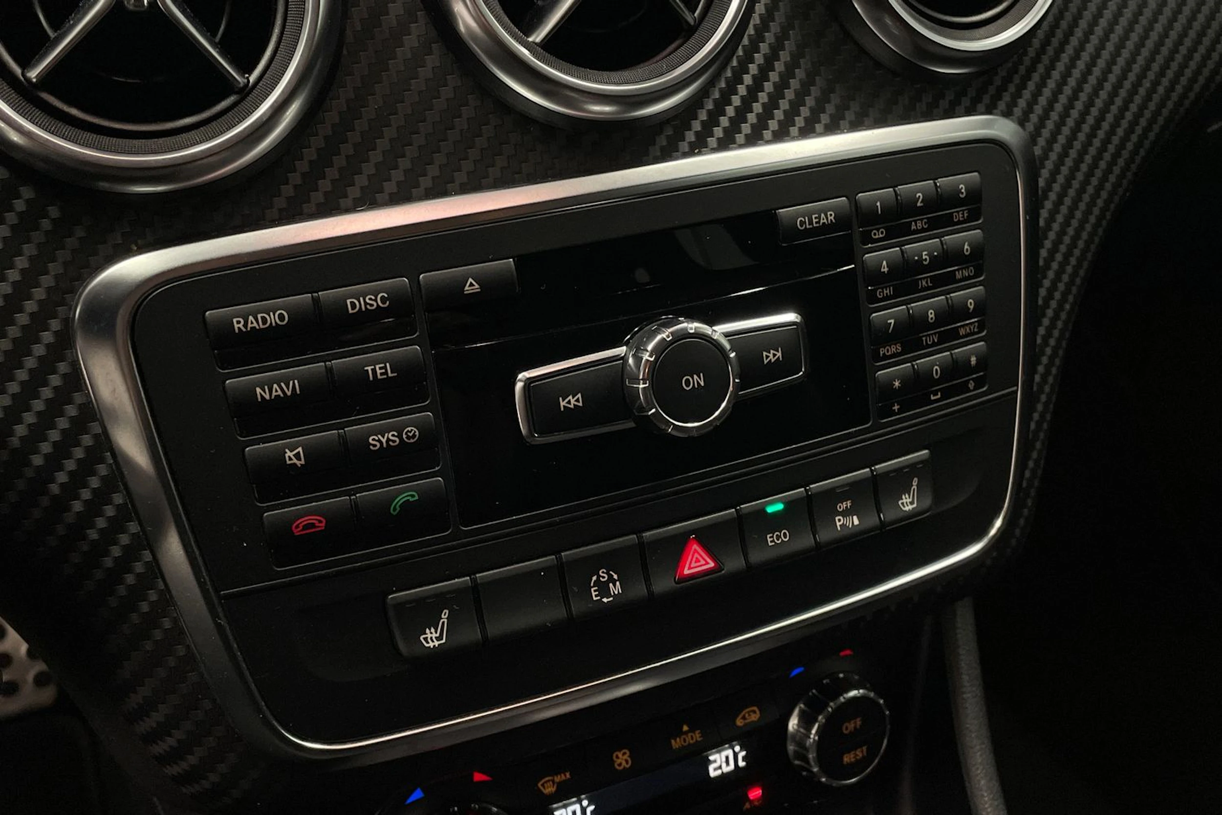 punainen Mercedes-Benz A 2013 kuva 18.